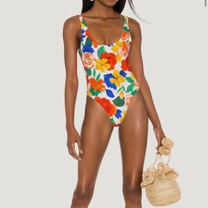 WEWOREWHAT Scoop One Piece In Pearl Multi Abstract Floral